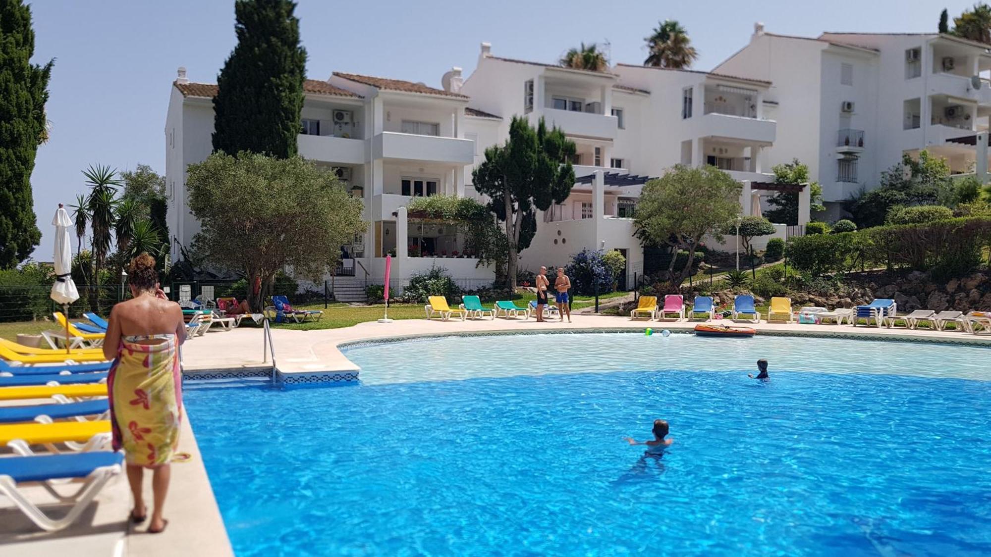 Appartement Apartmentsleeps4-pool-bbq-garden-ac